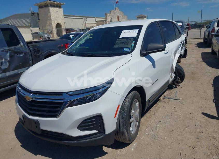 Photo 2 of 2022 Chevrolet Equinox FWD LS (VIN 3GNAXHEV3NS101933)