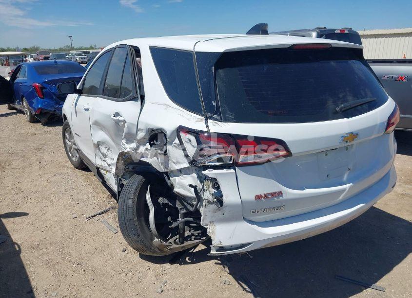 Photo 3 of 2022 Chevrolet Equinox FWD LS (VIN 3GNAXHEV3NS101933)