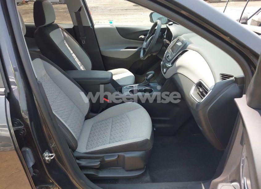 Photo 5 of 2022 Chevrolet Equinox FWD LS (VIN 3GNAXHEV3NS215026)