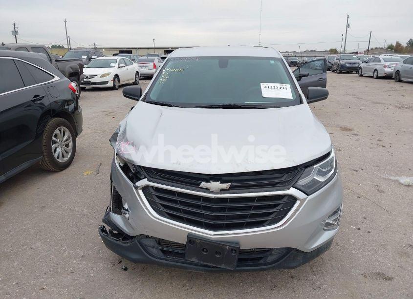Photo 12 of 2018 Chevrolet Equinox LS (VIN 3GNAXHEV4JS535076)