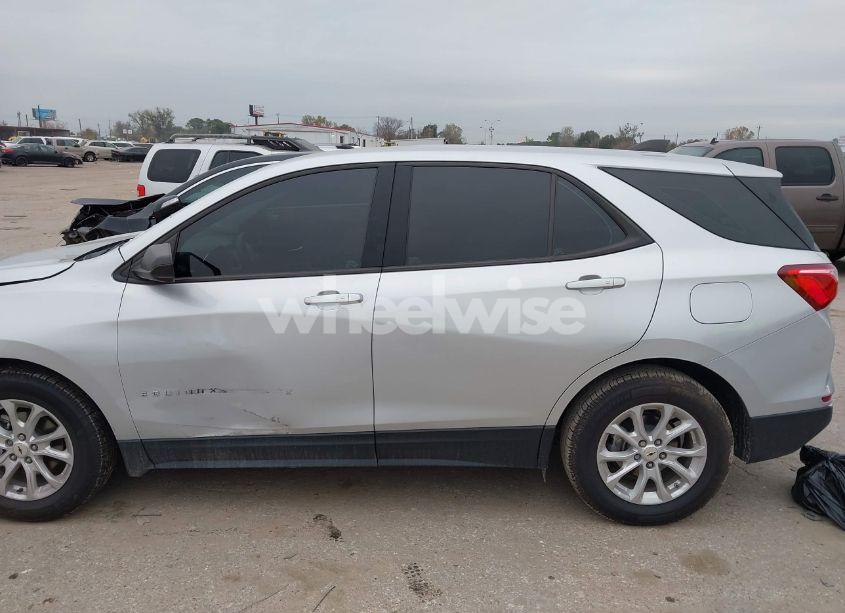 Photo 14 of 2018 Chevrolet Equinox LS (VIN 3GNAXHEV4JS535076)