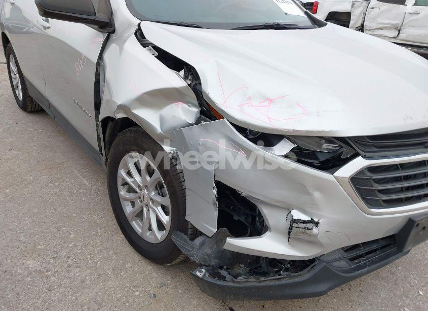 Photo 6 of 2018 Chevrolet Equinox LS (VIN 3GNAXHEV4JS535076)