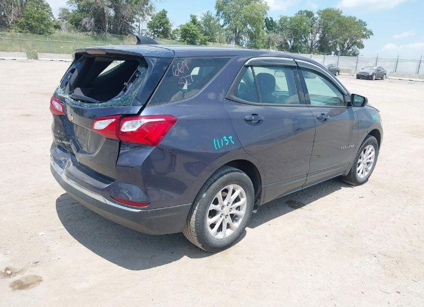 Photo 4 of 2018 Chevrolet Equinox LS (VIN 3GNAXHEV4JS576811)