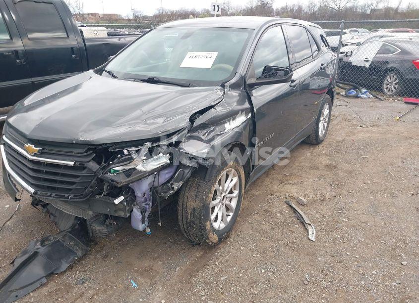 Photo 2 of 2019 Chevrolet Equinox LS (VIN 3GNAXHEV4KS598101)