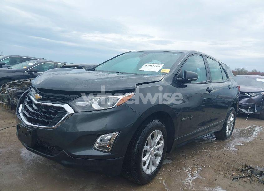 Photo 2 of 2020 Chevrolet Equinox FWD LS (VIN 3GNAXHEV4LS545593)