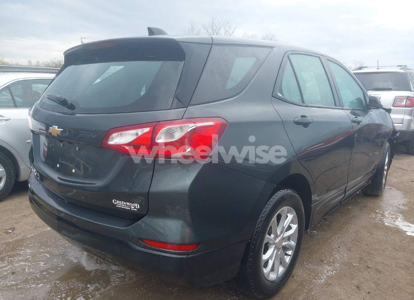 Photo 4 of 2020 Chevrolet Equinox FWD LS (VIN 3GNAXHEV4LS545593)
