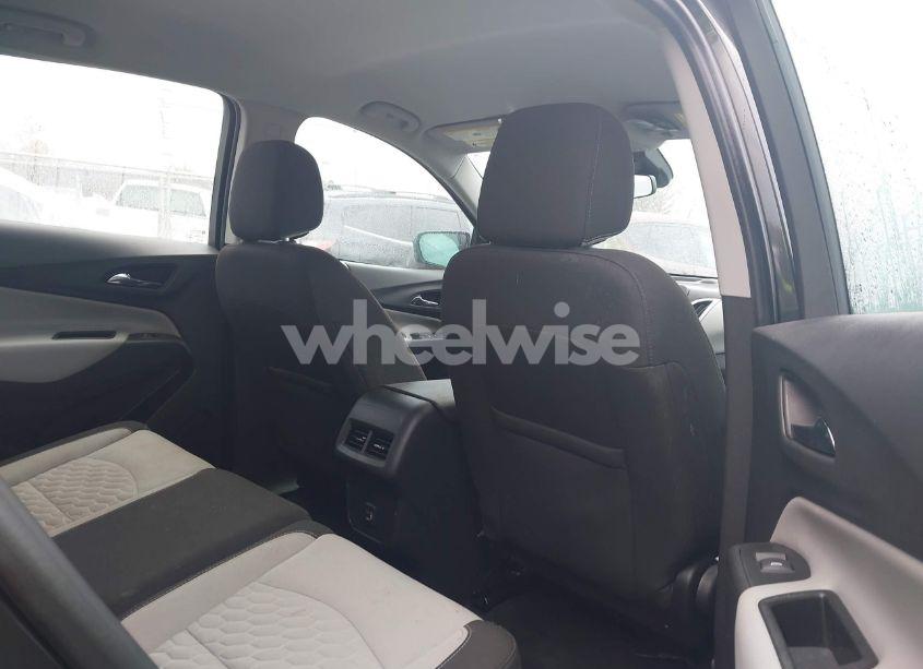 Photo 8 of 2020 Chevrolet Equinox FWD LS (VIN 3GNAXHEV4LS545593)
