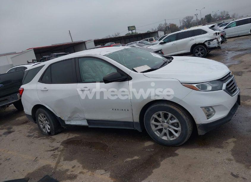 Photo 13 of 2020 Chevrolet Equinox FWD LS (VIN 3GNAXHEV4LS649629)