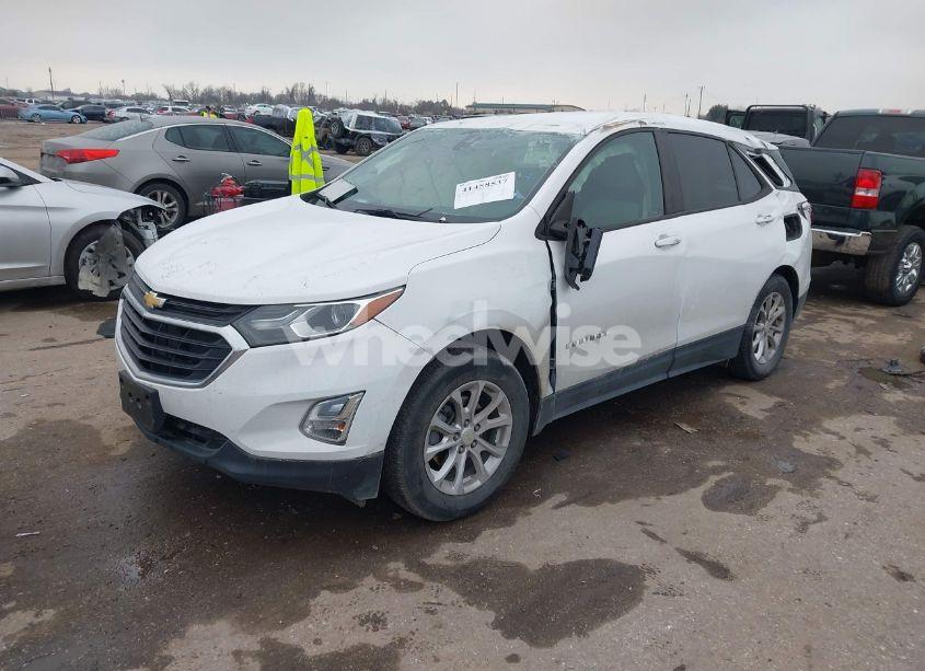 Photo 2 of 2020 Chevrolet Equinox FWD LS (VIN 3GNAXHEV4LS649629)
