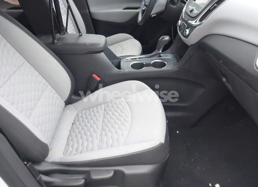 Photo 5 of 2020 Chevrolet Equinox FWD LS (VIN 3GNAXHEV4LS649629)