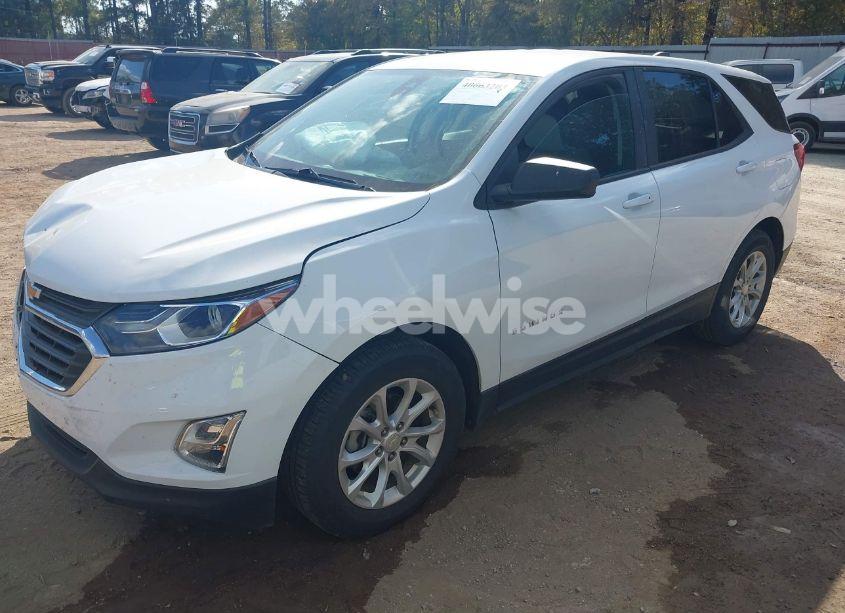 Photo 2 of 2020 Chevrolet Equinox FWD LS (VIN 3GNAXHEV4LS671601)