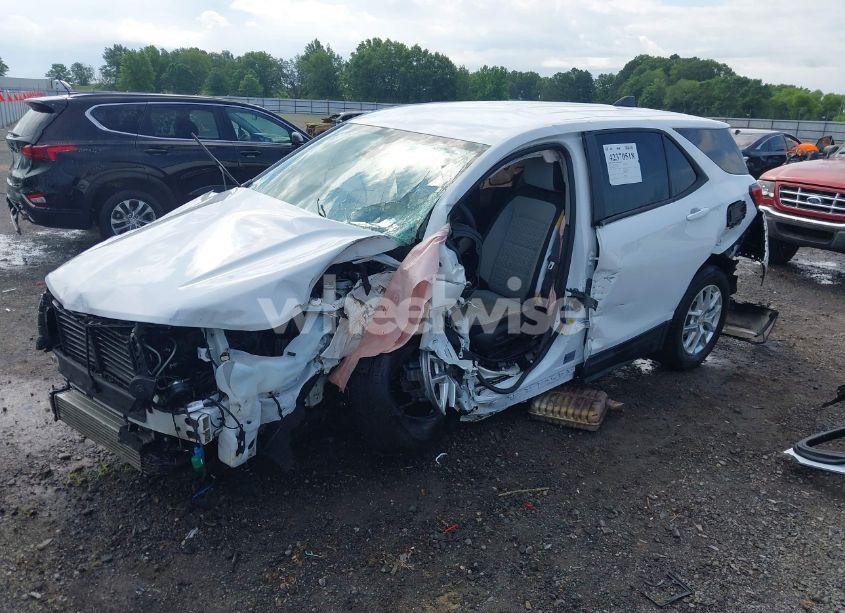 Photo 2 of 2022 Chevrolet Equinox FWD LS (VIN 3GNAXHEV4NS155080)