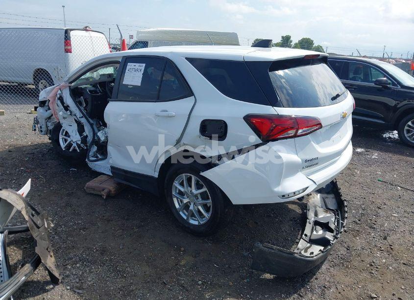 Photo 3 of 2022 Chevrolet Equinox FWD LS (VIN 3GNAXHEV4NS155080)