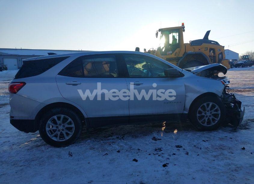 Photo 13 of 2018 Chevrolet Equinox LS (VIN 3GNAXHEV5JS563775)