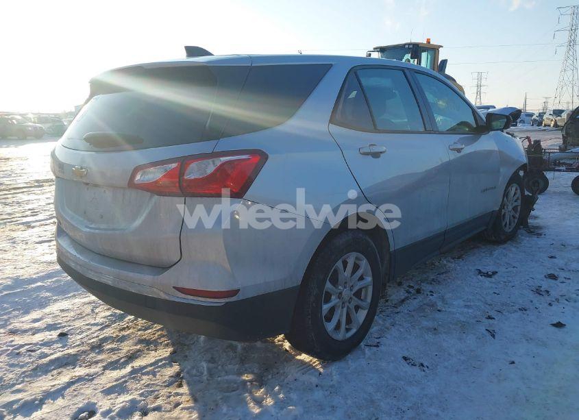 Photo 4 of 2018 Chevrolet Equinox LS (VIN 3GNAXHEV5JS563775)