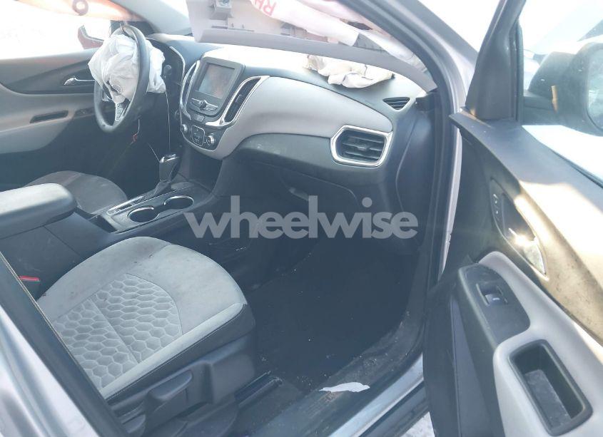 Photo 5 of 2018 Chevrolet Equinox LS (VIN 3GNAXHEV5JS563775)