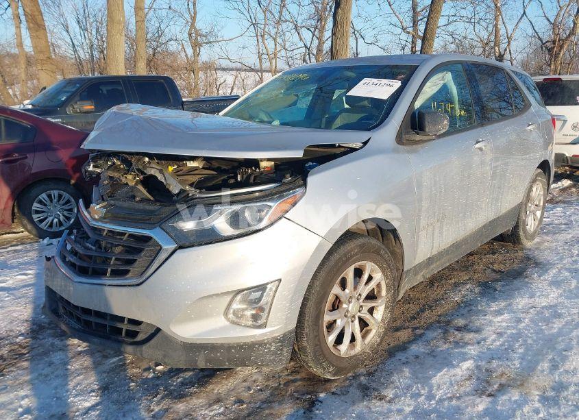 Photo 6 of 2018 Chevrolet Equinox LS (VIN 3GNAXHEV5JS563775)