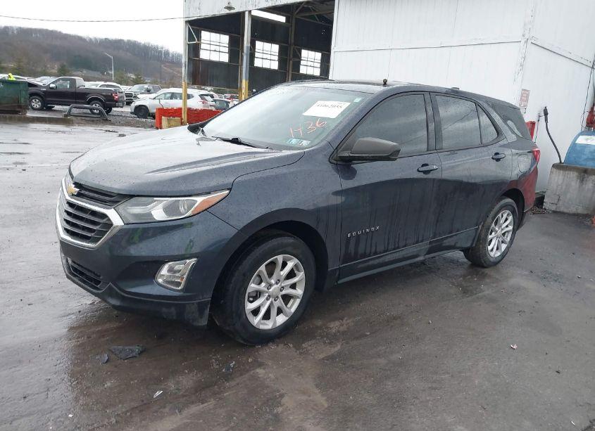 Photo 2 of 2019 Chevrolet Equinox LS (VIN 3GNAXHEV5KL251936)