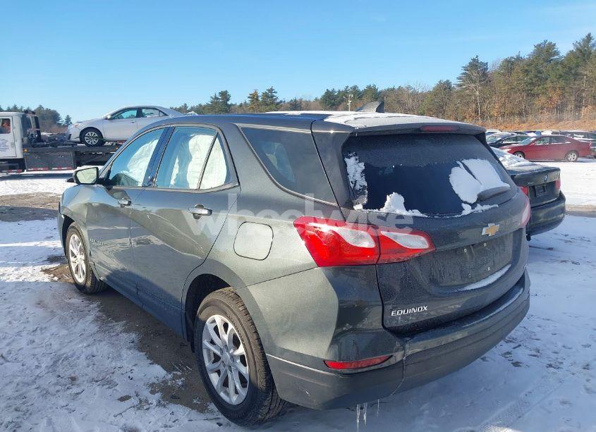 Photo 3 of 2019 Chevrolet Equinox LS (VIN 3GNAXHEV5KS561588)