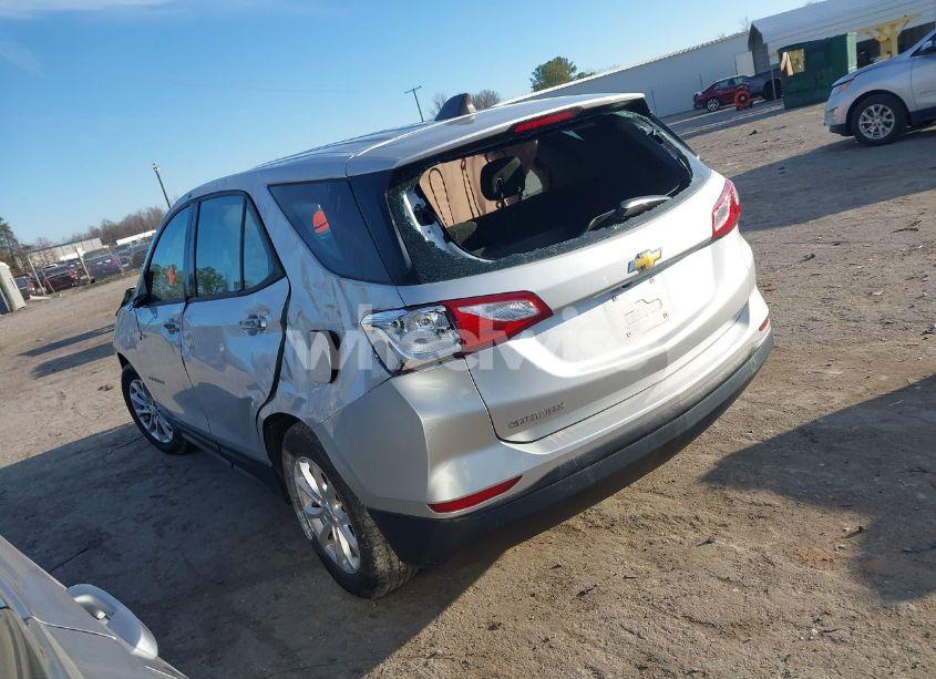 Photo 3 of 2019 Chevrolet Equinox LS (VIN 3GNAXHEV5KS680788)