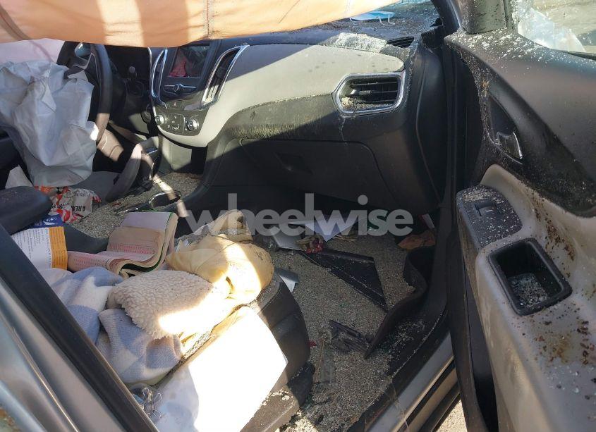 Photo 5 of 2019 Chevrolet Equinox LS (VIN 3GNAXHEV5KS680788)