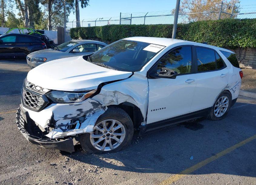Photo 2 of 2020 Chevrolet Equinox FWD LS (VIN 3GNAXHEV5LS534327)
