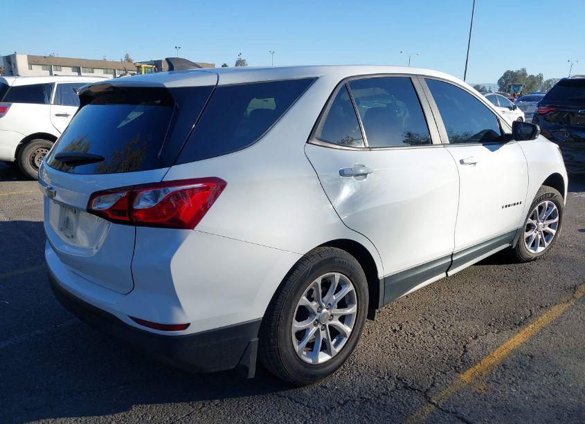 Photo 4 of 2020 Chevrolet Equinox FWD LS (VIN 3GNAXHEV5LS534327)