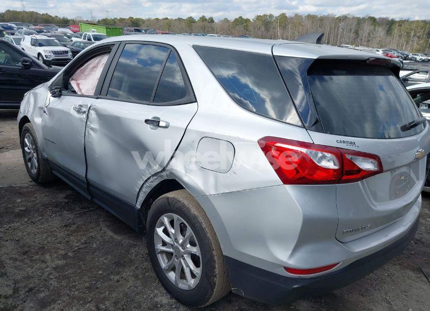 Photo 3 of 2020 Chevrolet Equinox FWD LS (VIN 3GNAXHEV5LS613609)