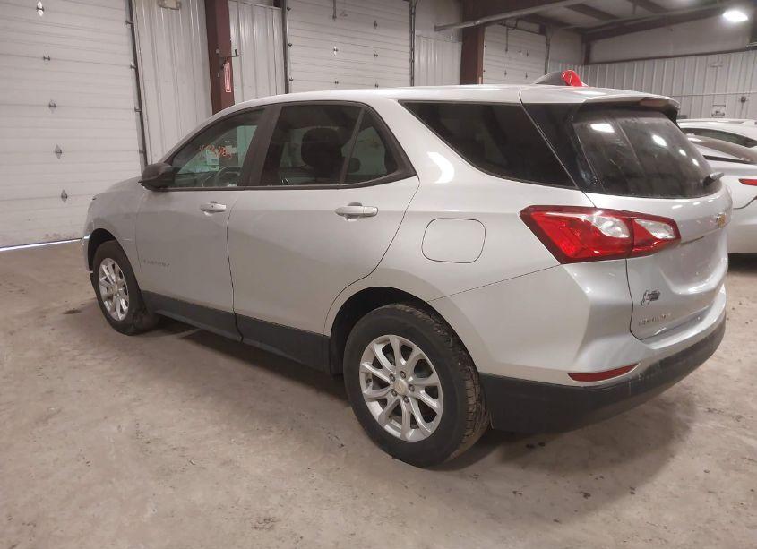 Photo 3 of 2020 Chevrolet Equinox FWD LS (VIN 3GNAXHEV5LS627946)