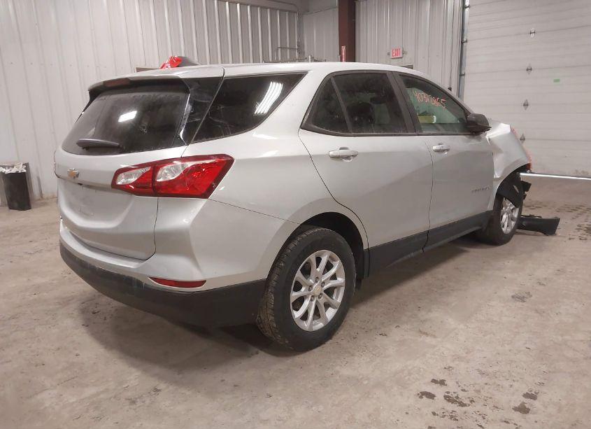 Photo 4 of 2020 Chevrolet Equinox FWD LS (VIN 3GNAXHEV5LS627946)