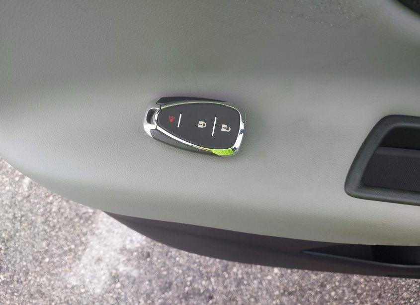 Photo 11 of 2020 Chevrolet Equinox FWD LS (VIN 3GNAXHEV5LS628840)