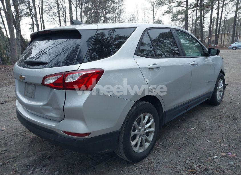 Photo 4 of 2020 Chevrolet Equinox FWD LS (VIN 3GNAXHEV5LS709062)