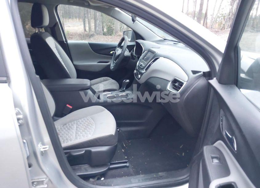 Photo 5 of 2020 Chevrolet Equinox FWD LS (VIN 3GNAXHEV5LS709062)