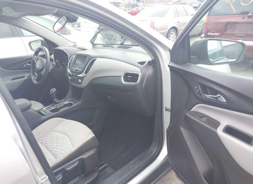 Photo 5 of 2020 Chevrolet Equinox FWD LS (VIN 3GNAXHEV5LS731014)