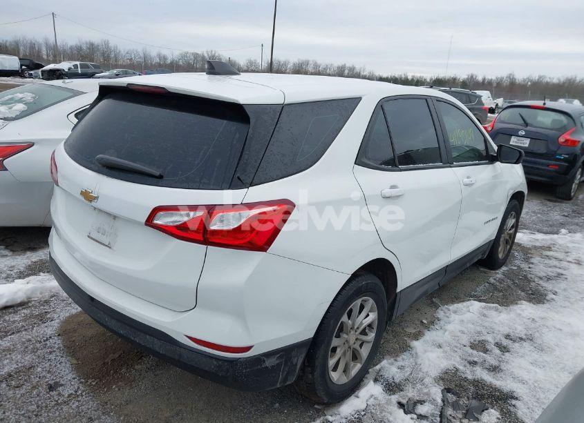 Photo 4 of 2021 Chevrolet Equinox FWD LS (VIN 3GNAXHEV5MS105027)