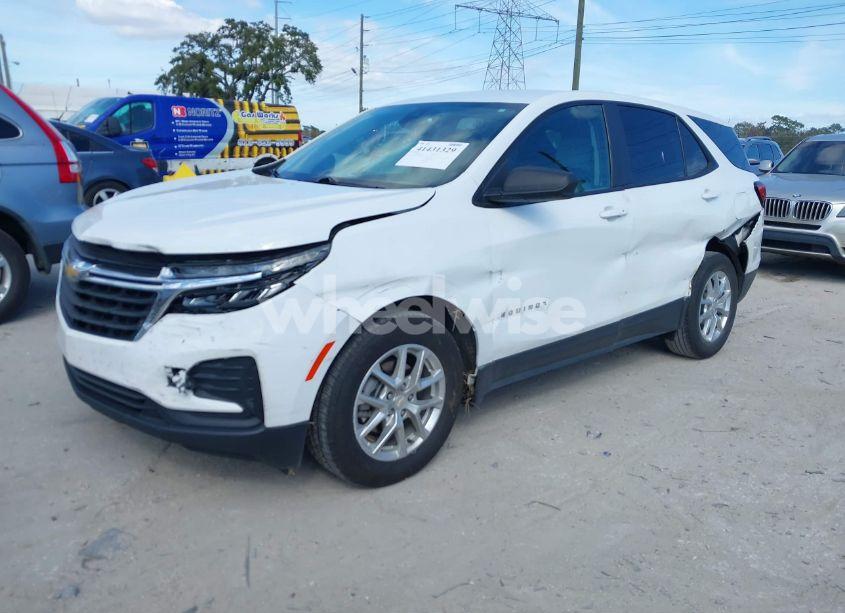 Photo 2 of 2022 Chevrolet Equinox FWD LS (VIN 3GNAXHEV5NS115459)