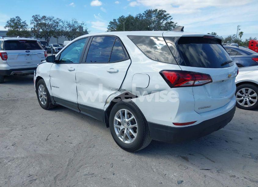 Photo 3 of 2022 Chevrolet Equinox FWD LS (VIN 3GNAXHEV5NS115459)