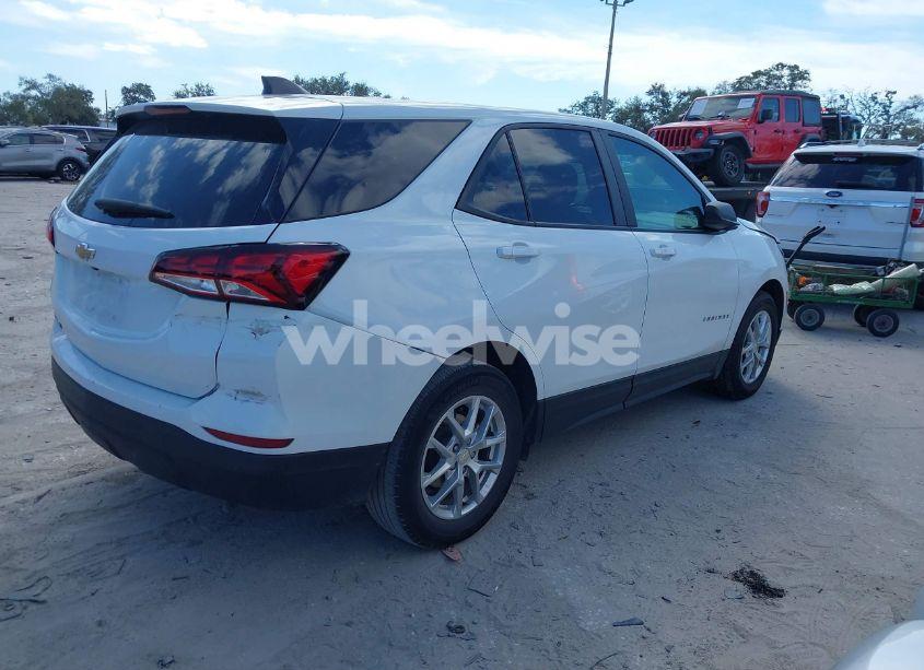 Photo 4 of 2022 Chevrolet Equinox FWD LS (VIN 3GNAXHEV5NS115459)