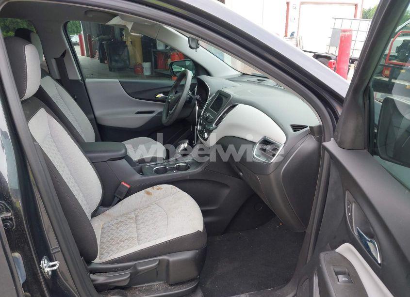 Photo 5 of 2022 Chevrolet Equinox FWD LS (VIN 3GNAXHEV5NS207459)