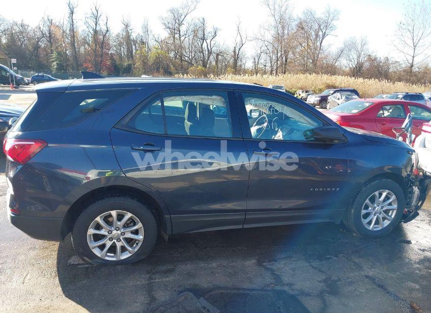 Photo 13 of 2018 Chevrolet Equinox LS (VIN 3GNAXHEV6JL116947)
