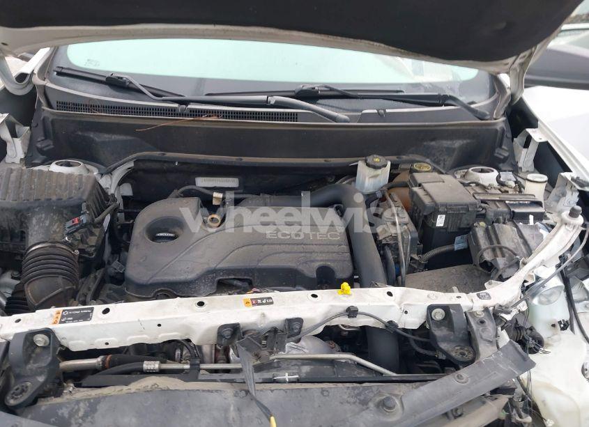 Photo 10 of 2018 Chevrolet Equinox LS (VIN 3GNAXHEV6JS573411)