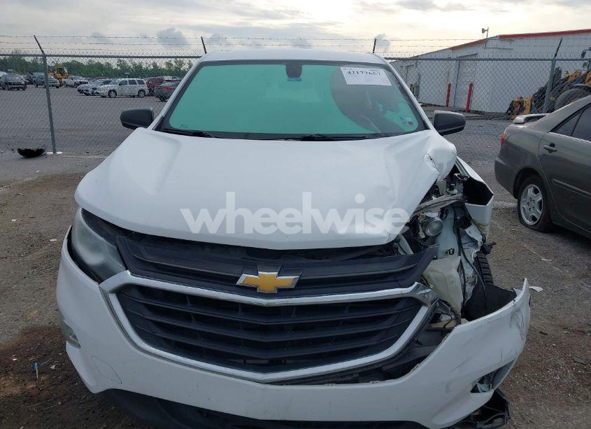 Photo 12 of 2018 Chevrolet Equinox LS (VIN 3GNAXHEV6JS573411)