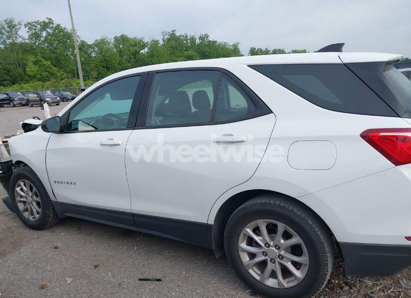 Photo 14 of 2018 Chevrolet Equinox LS (VIN 3GNAXHEV6JS573411)