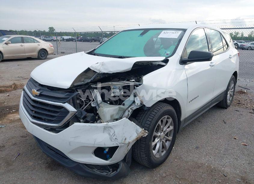 Photo 2 of 2018 Chevrolet Equinox LS (VIN 3GNAXHEV6JS573411)