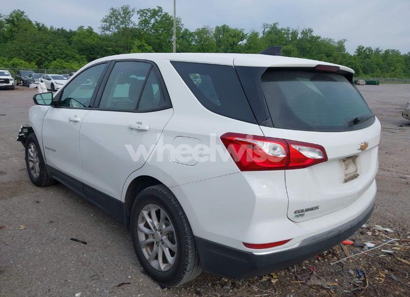 Photo 3 of 2018 Chevrolet Equinox LS (VIN 3GNAXHEV6JS573411)