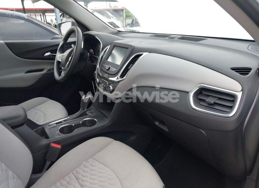 Photo 5 of 2018 Chevrolet Equinox LS (VIN 3GNAXHEV6JS573411)