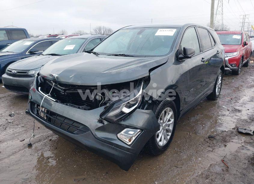 Photo 2 of 2019 Chevrolet Equinox LS (VIN 3GNAXHEV6KL287859)