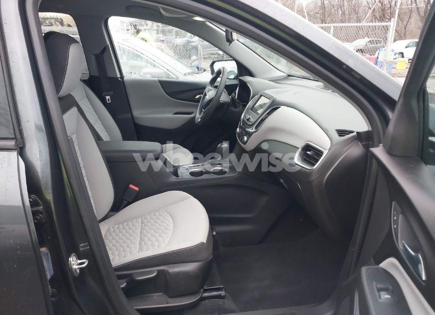 Photo 5 of 2019 Chevrolet Equinox LS (VIN 3GNAXHEV6KL287859)