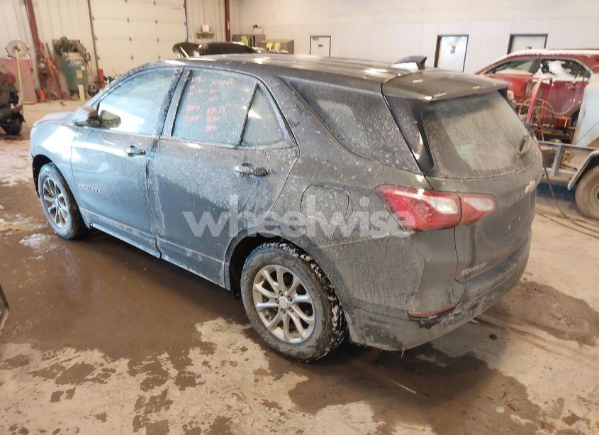 Photo 3 of 2019 Chevrolet Equinox LS (VIN 3GNAXHEV6KS562782)