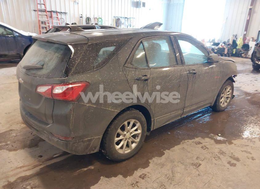 Photo 4 of 2019 Chevrolet Equinox LS (VIN 3GNAXHEV6KS562782)